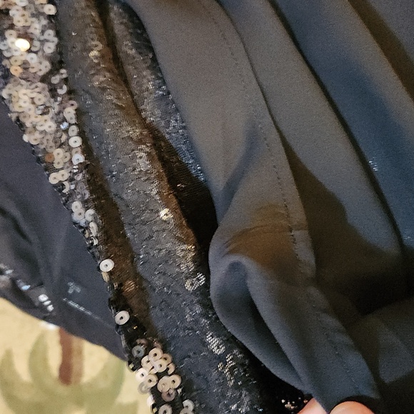 NWT! Torrid sequin over polyester top - Picture 5 of 7